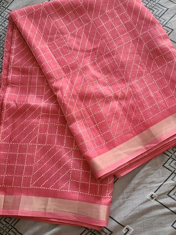 Elegant Pink Saree with White Diamond Pattern