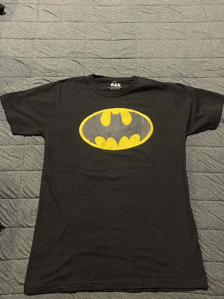 Black Batman and rasta leaf  T-Shirt (2)