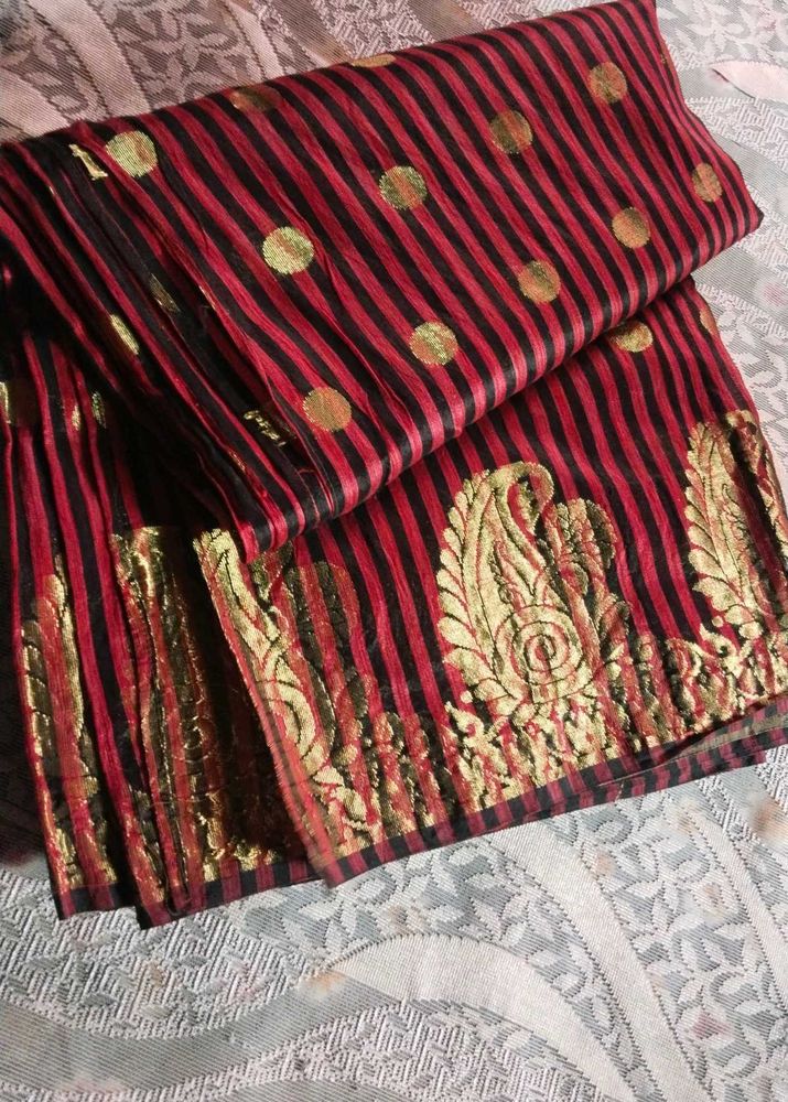 Elegant Red &amp; Black Striped Saree with Gold Motifs