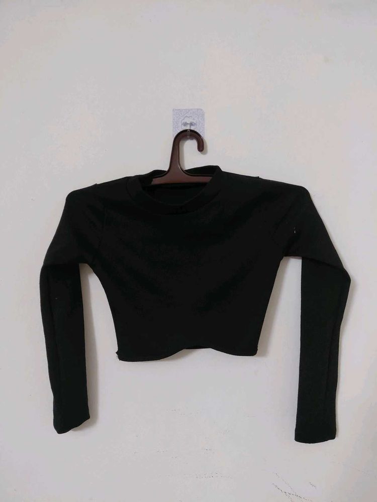 Black Long Sleeve Cropped Top