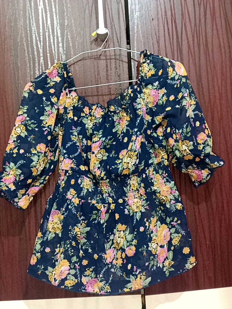 chic Navy Floral Print Top