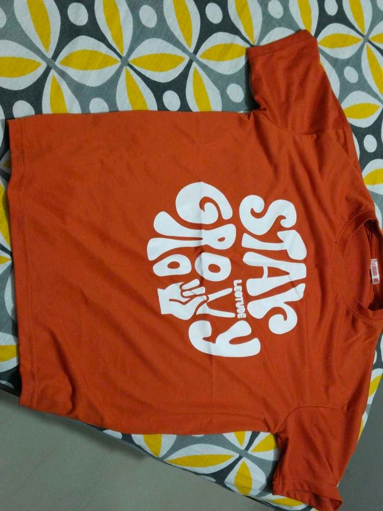 Retro "Stay Groovy" Graphic Tee