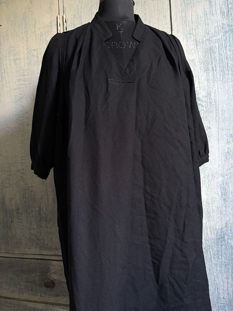 Classic Black V-Neck Tunic Top