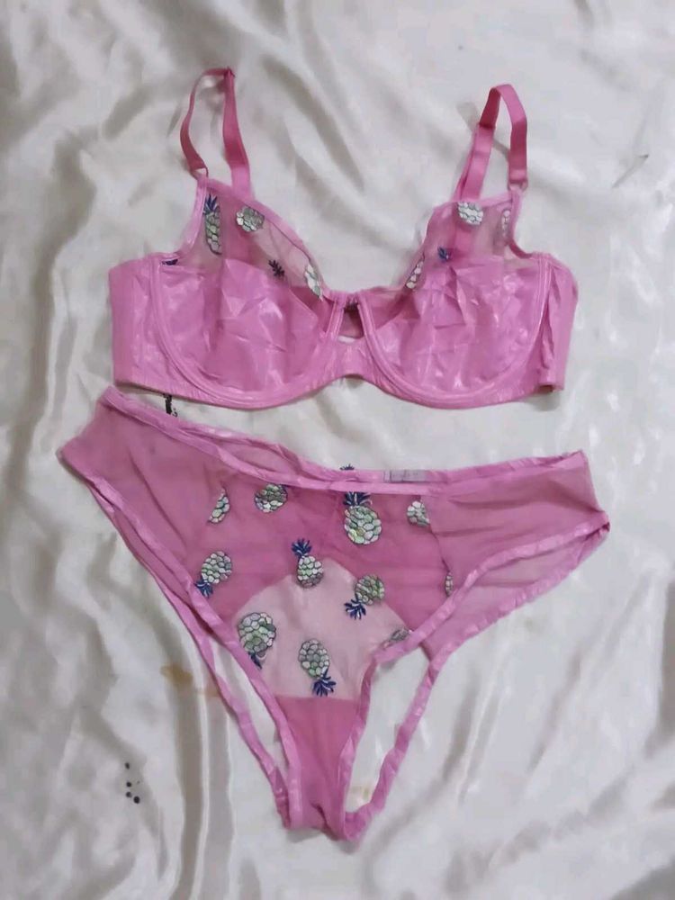 Pink 🩷Bra panty set
