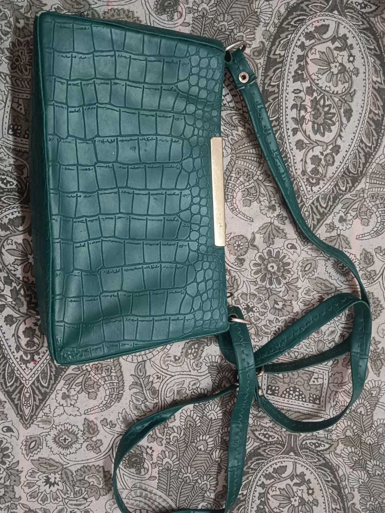 Stylish Green Crossbody Bag