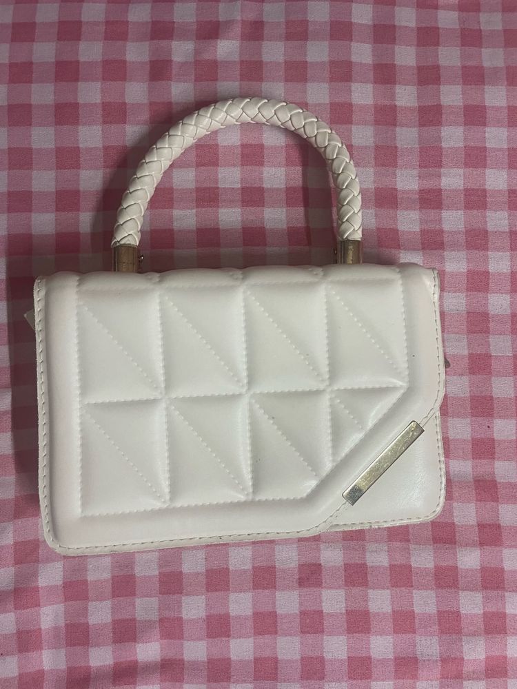 Chic White Quilted Handbag