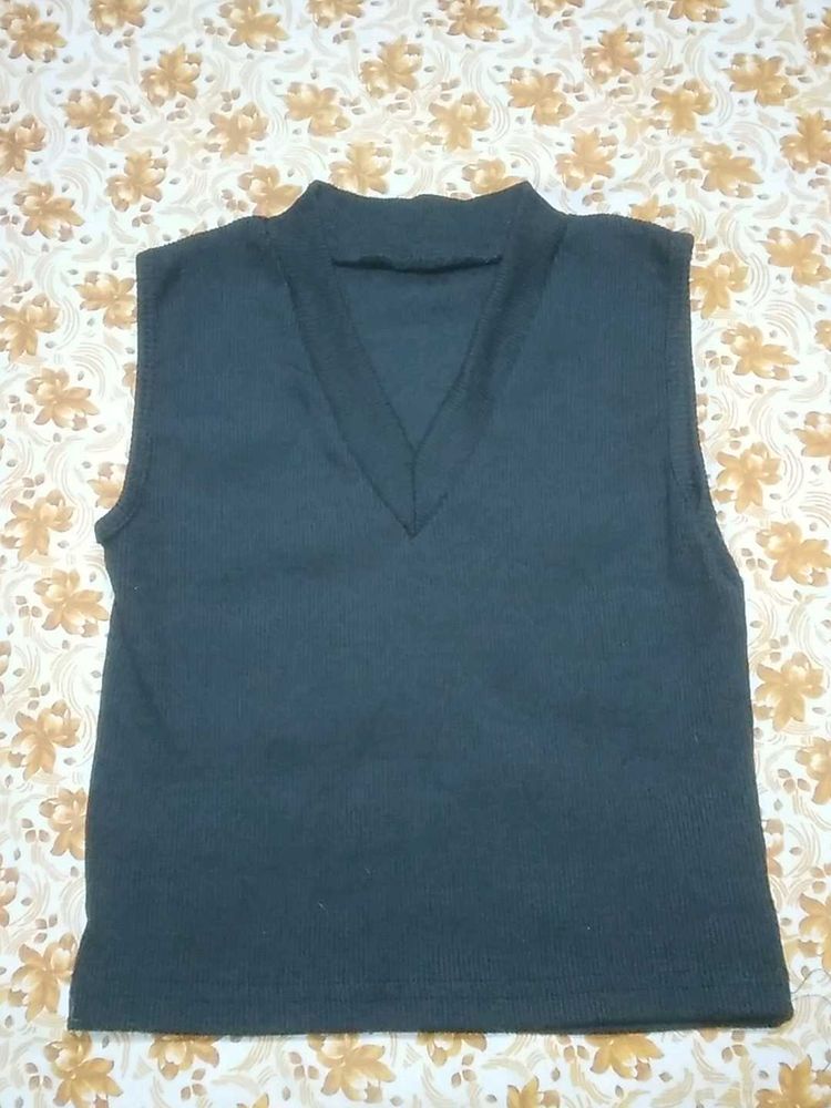 Sleeveless V-Neck Knit Top