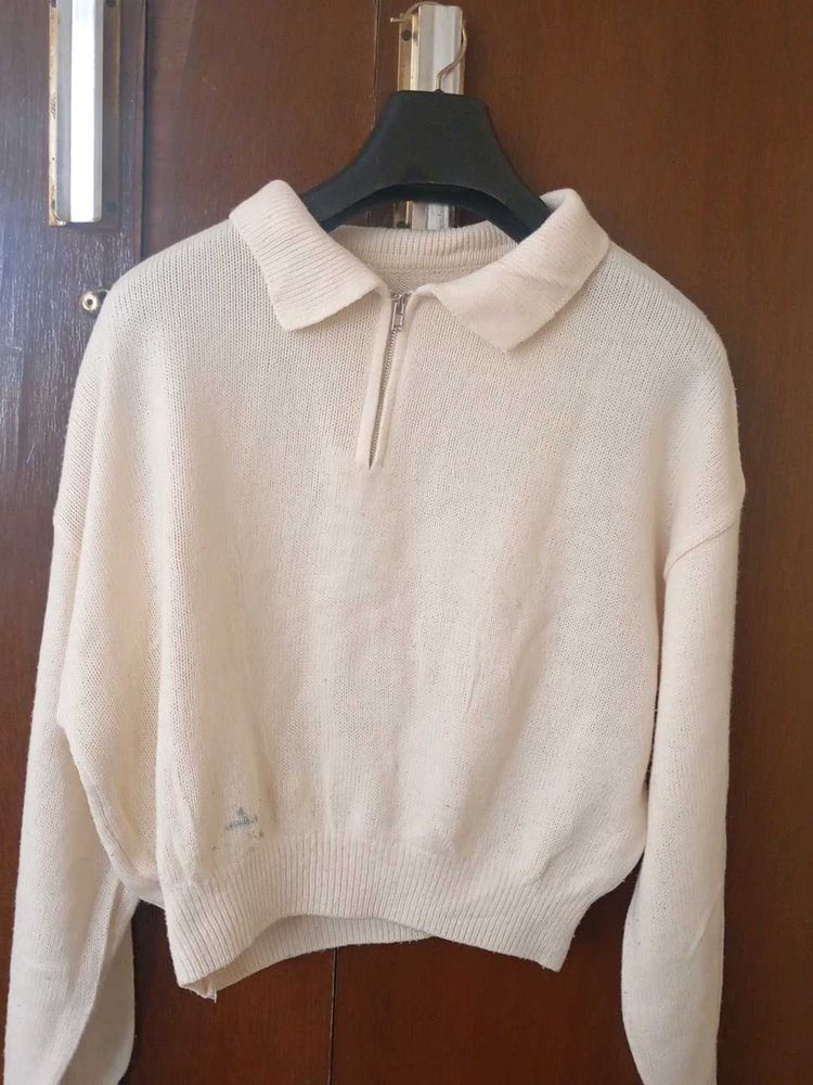 Trendy crop sweater