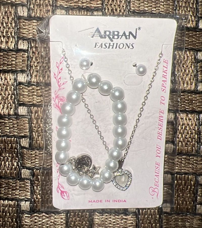 Pearl Necklace Bracelet Earrings Set 🤍🤍