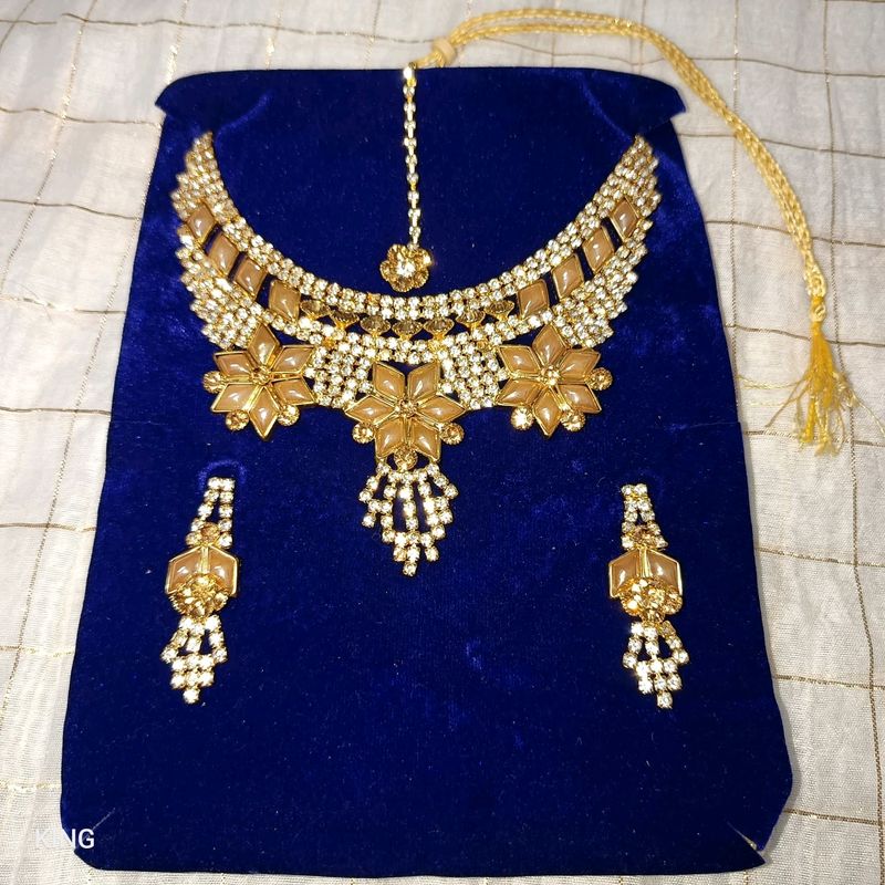 Golden Jewellery Set