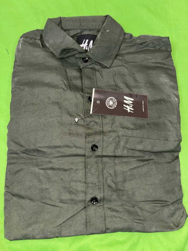 H&amp;M Men's Classic Olive Green Shirt