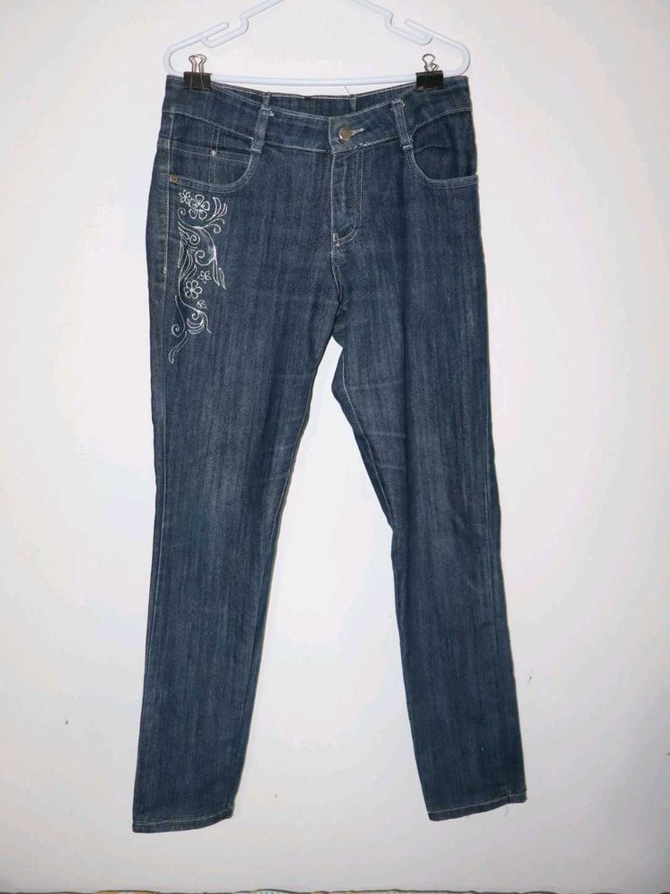 Women's Blue Denim Jeans with Floral wor