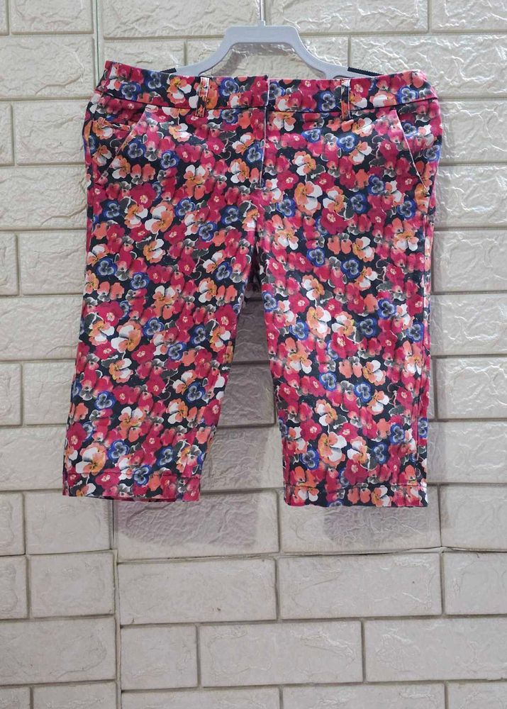Hot Options floral capris/shorts