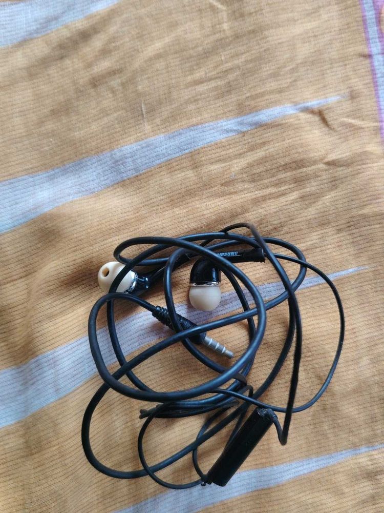 Wired Earphones with Mic