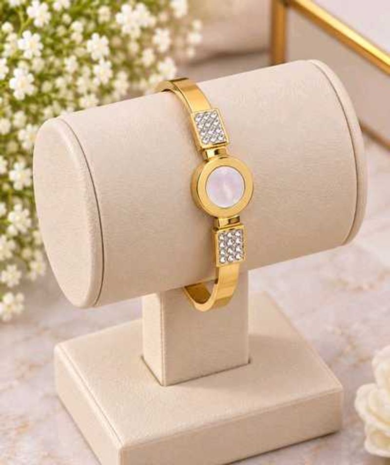 Elegant Gold Bangle Bracelet