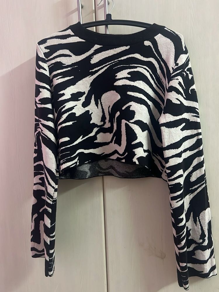 Black and white top