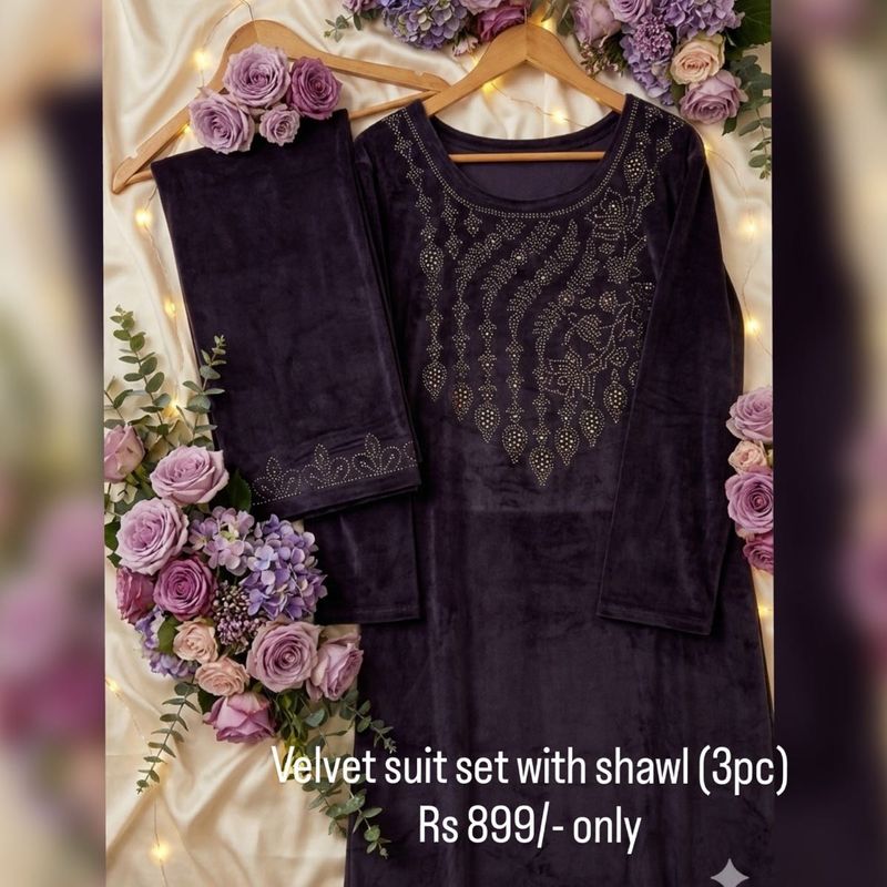 Elegant Velvet Kurta Set with Shawl