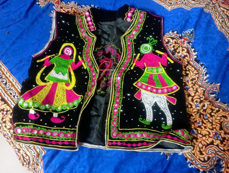 Embroidered Black Ethnic Waistcoat/Choli