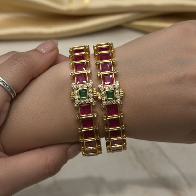 Elegant  Bangle Set