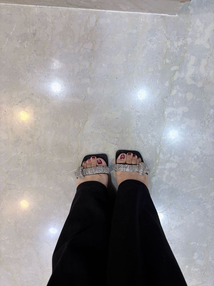 silver bow embellishment open toe heels