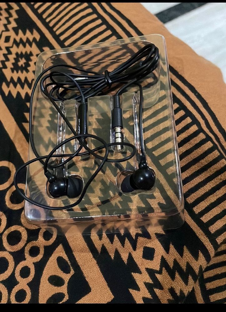 Blankrupt New Wired Earphones
