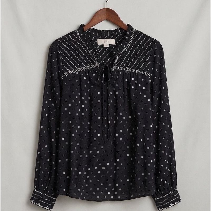 Chic Black Printed Long Sleeve Blouse
