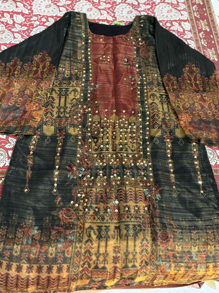 Elegant Kurta with Embellishments