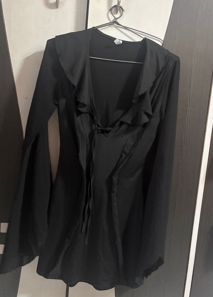 Elegant Black Ruffled Long Sleeve dress