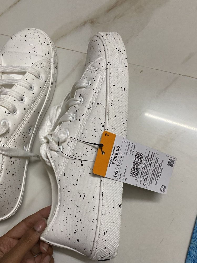 Women’s lace up shoes