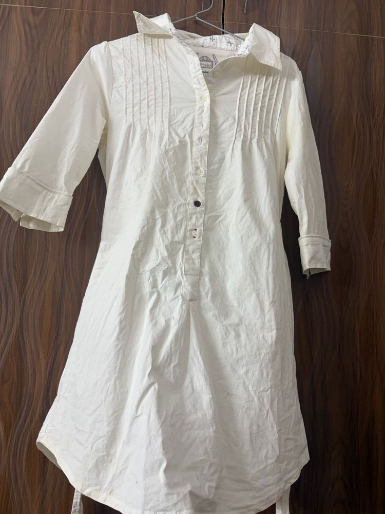 Classic White Pleated Tunic Top