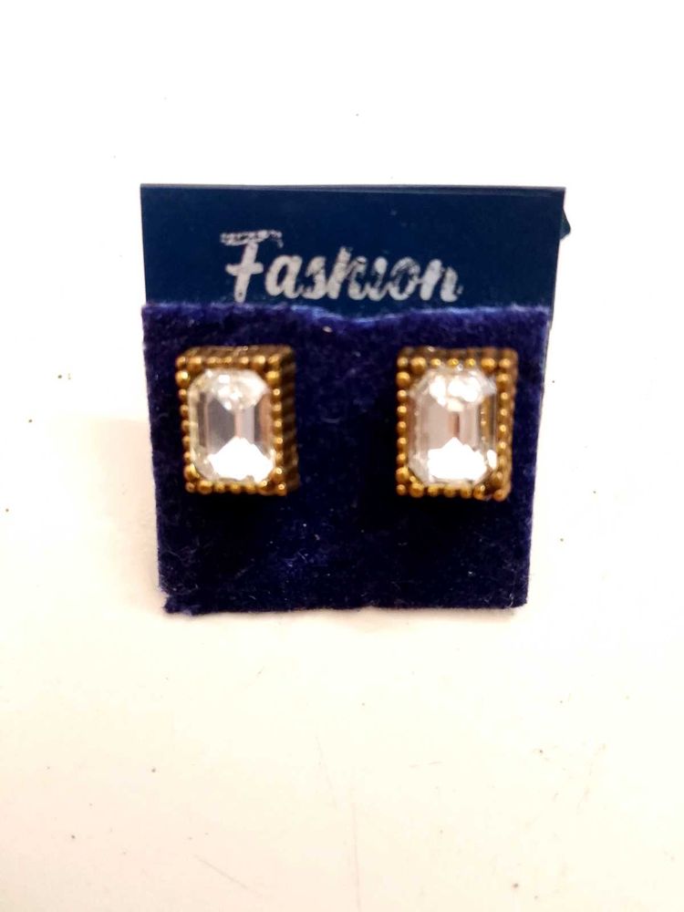 Sparkling Stud Earrings