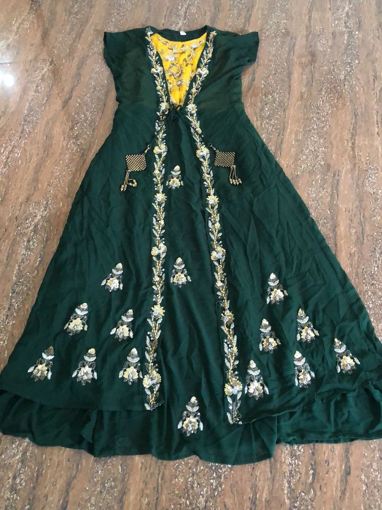 Yellow 💛 And Dark Green 💚 Color