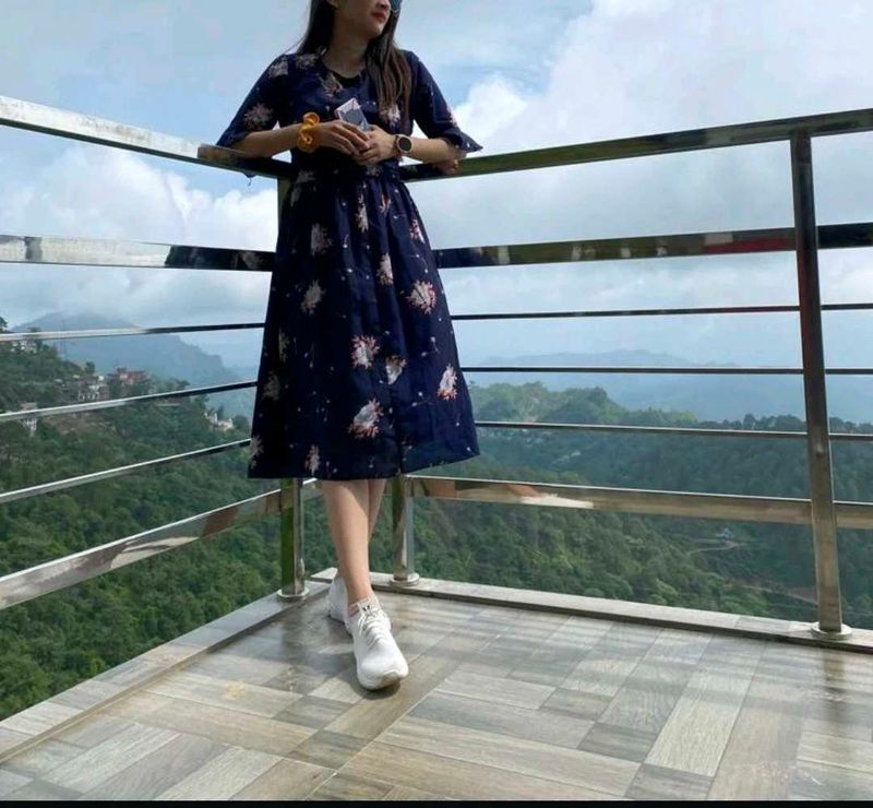 Stylish Navy Floral Midi Dress