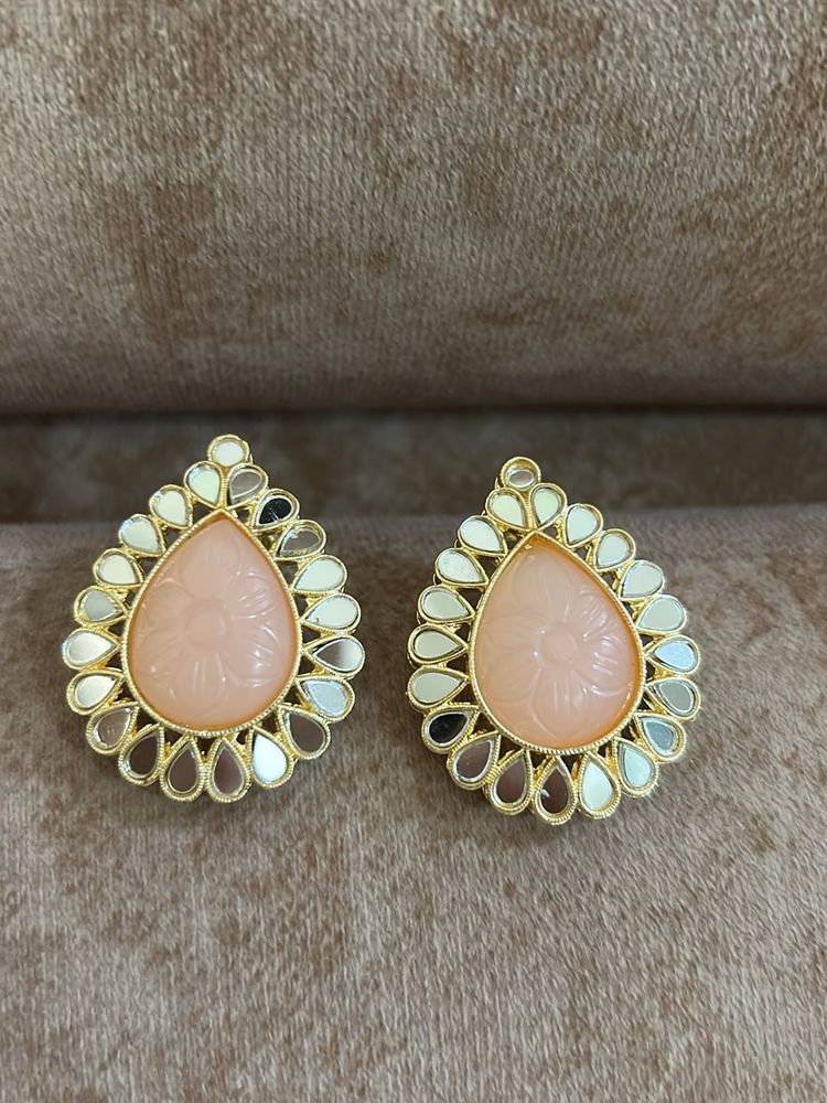 Exquisite Pearlescent Earrings