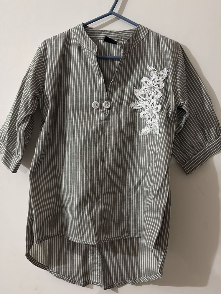 Striped Kurta with Floral Embellishments