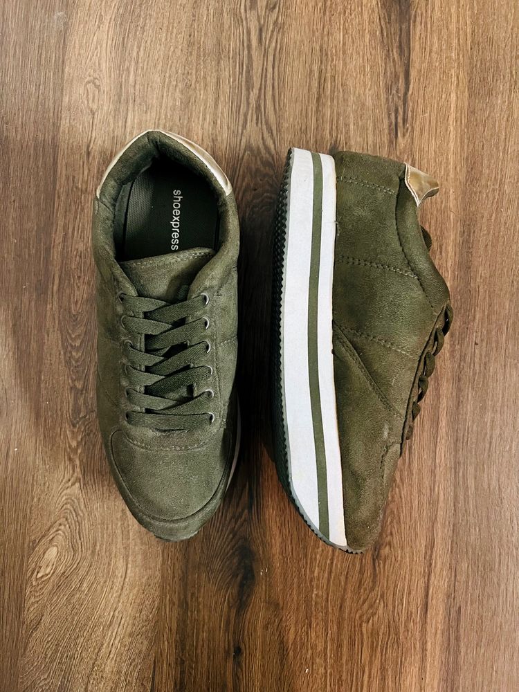 Shoexpress Green Casual Shoes