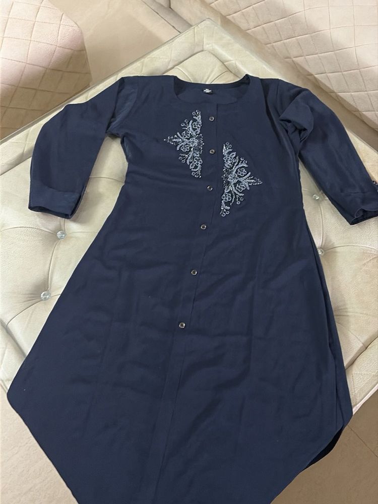 Elegant Navy Embroidered Kurta