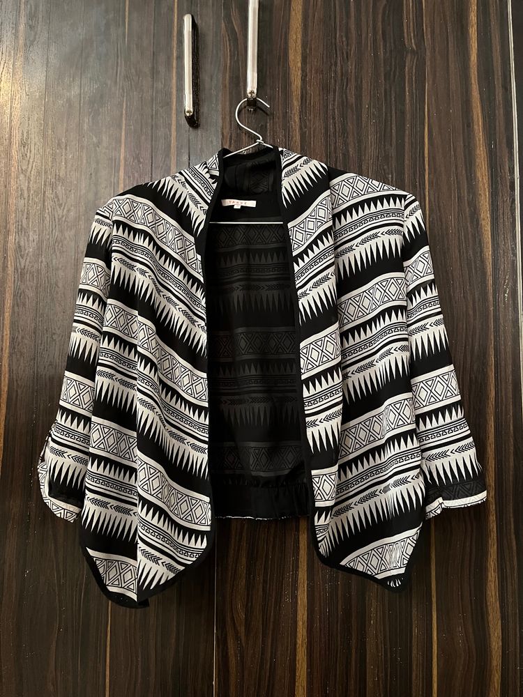 Price Drop ! Branded Shrug TAANZ
