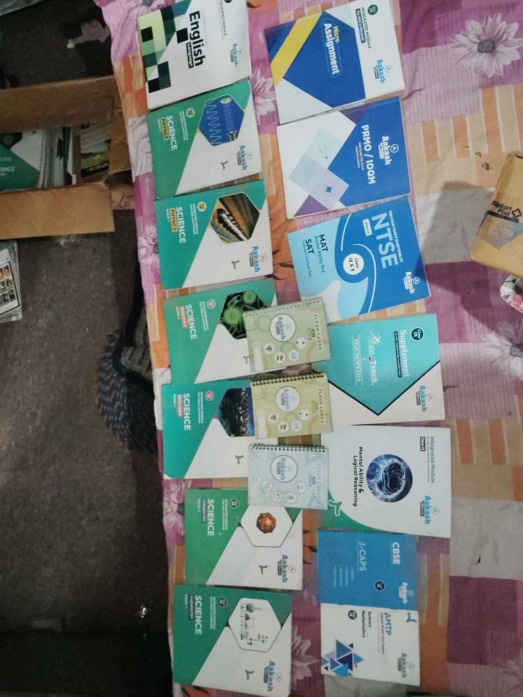 All Set Of Class 9 Book Bye Aakash Institute