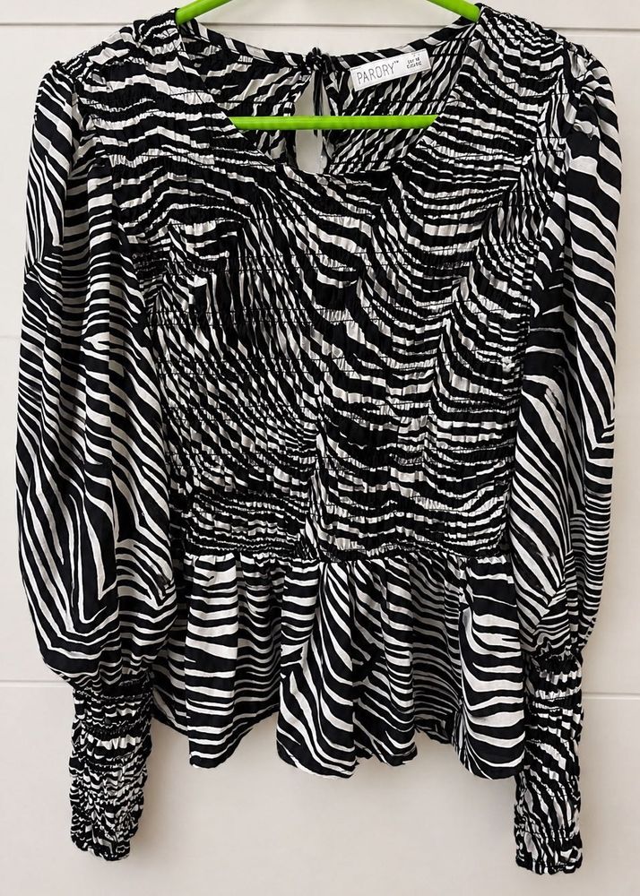 Chic Zebra Print Peplum Top