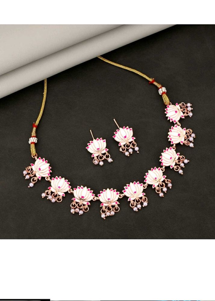 Lotus Design Necklace &amp; Earring Set