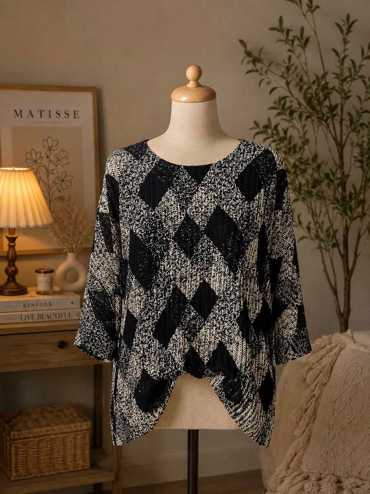 Chic Geometric Print Top
