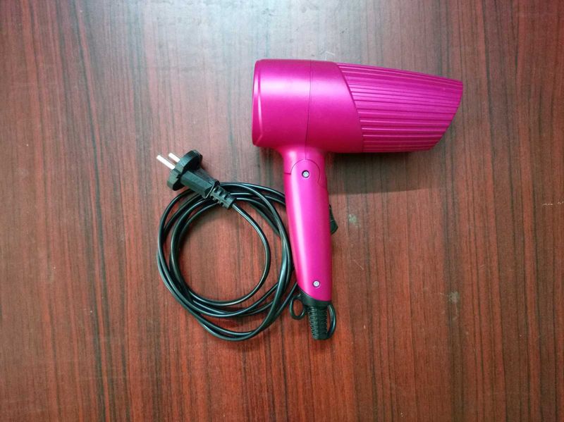NOVA Foldable Hair Dryer.