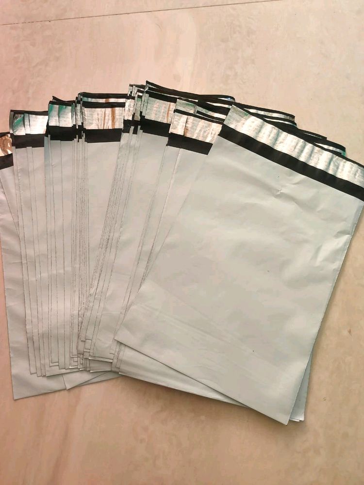 25 Shipping Bags