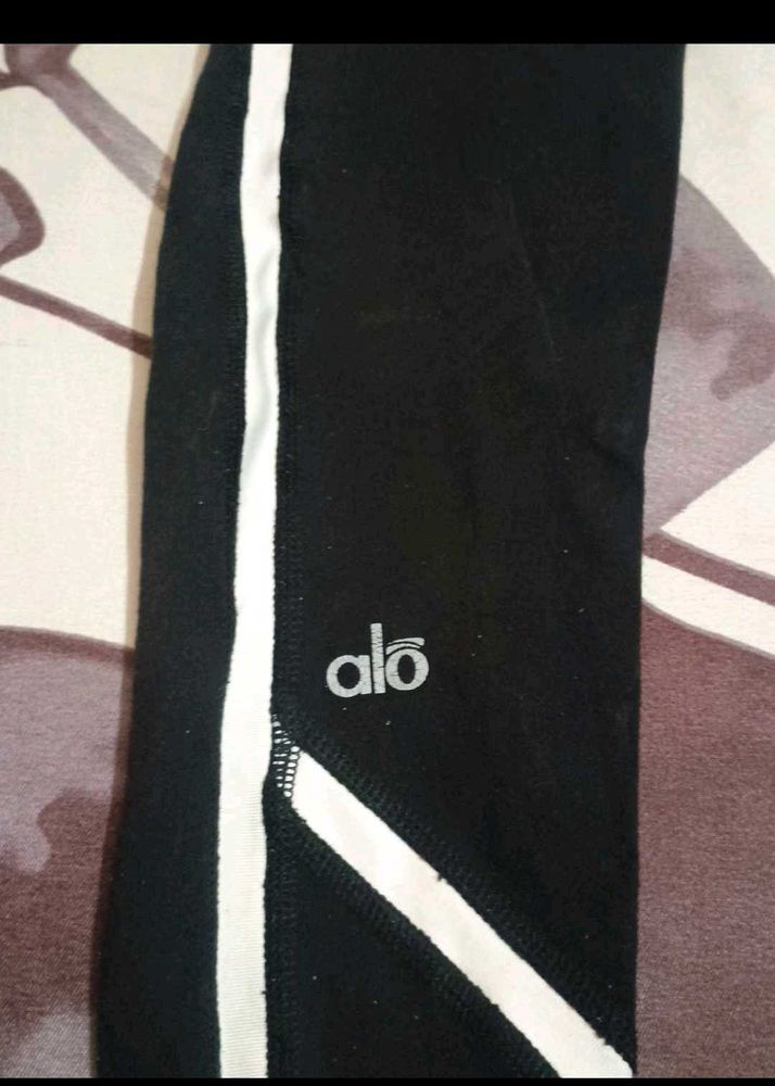Alo Yoga Black &amp; White Striped Leggings combo of 4