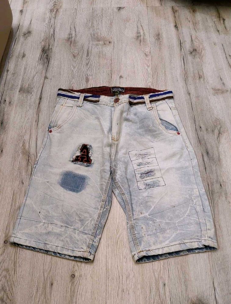 sc9946 Sabrin shorts waist 32 inches