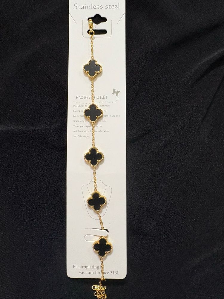 Clover Drop bracelet - Elegant &amp; Stylish