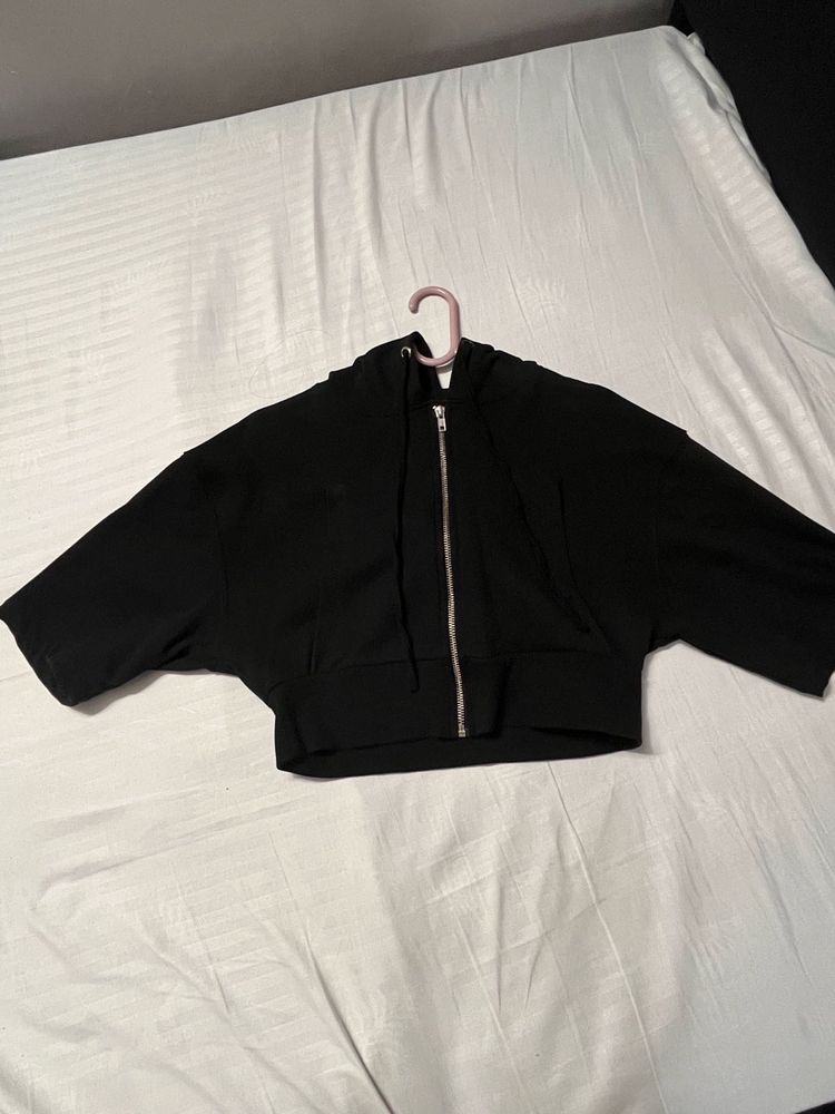 Black Cropped Zip-Up Hoodie