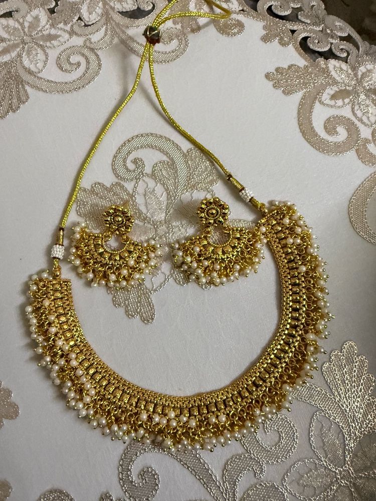 Elegant Pearl &amp; Gold Necklace Set