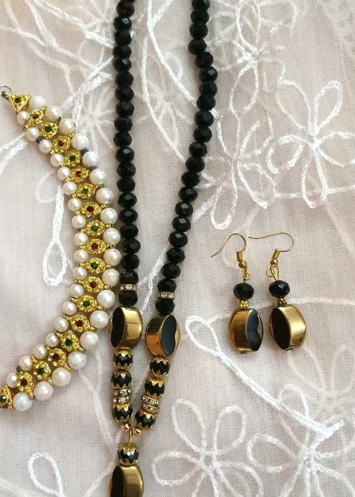 Elegant Black Beads &amp; Gold Jewelry Set combo